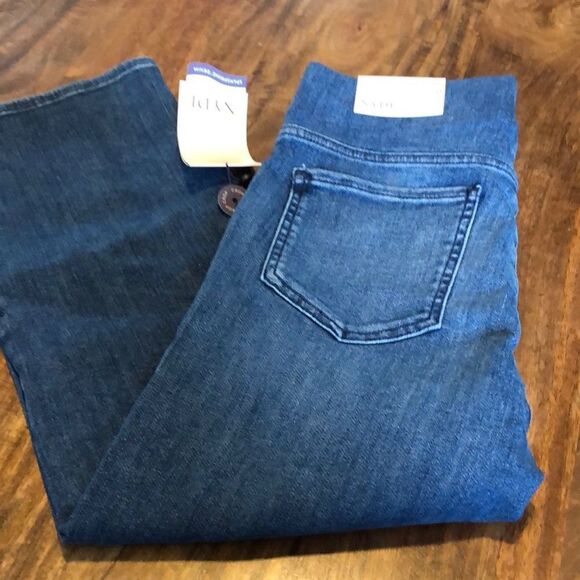 NYDJ Spanspring Pull-On Dakota Capri Jeans- Caliente Size medium - Picture 4 of 11